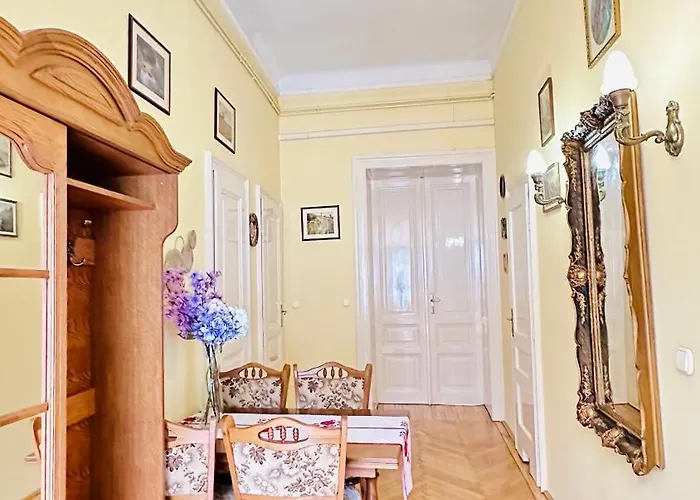 Apartment Jozsef 69 - 2brs, 5m To Newyork Cafe Budapest
